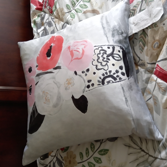 kate spade Other - 🎄🎁Kate Spade brushstroke Garden White Peony Pillow NWT
